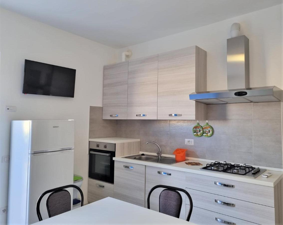 Appartamenti Smeraldo ลิโดดิแฟร์โม ภายนอก รูปภาพ